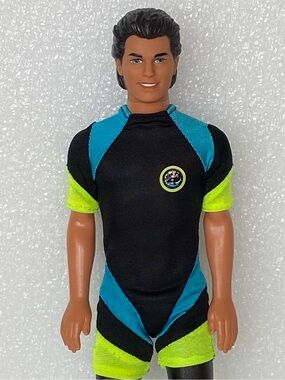 Vintage 1996 Barbie Ocean Friends KEN Doll
Magic Suit Mattel #15430